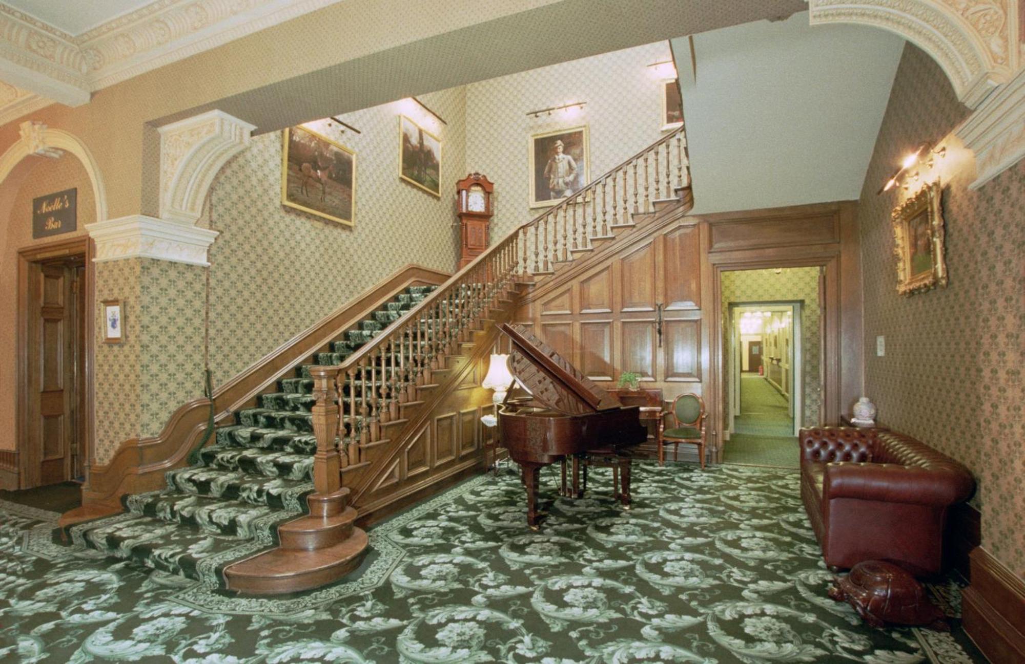 Tre-Ysgawen Hall & Spa Llangefni Exterior photo